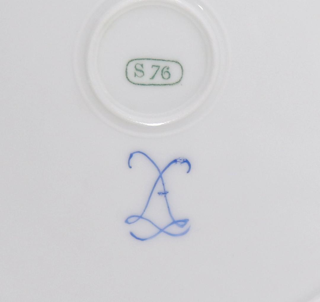 オールド・セーブル 1876年頃 青地色絵金彩男女図皿 ターコイズブルー 大型