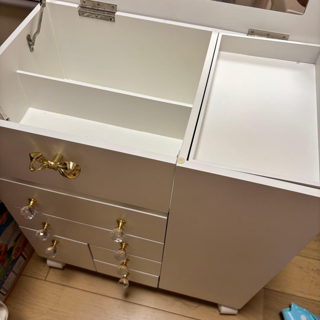 たっぷり収納コスメワゴン／リボン＆クリスタル取っ手