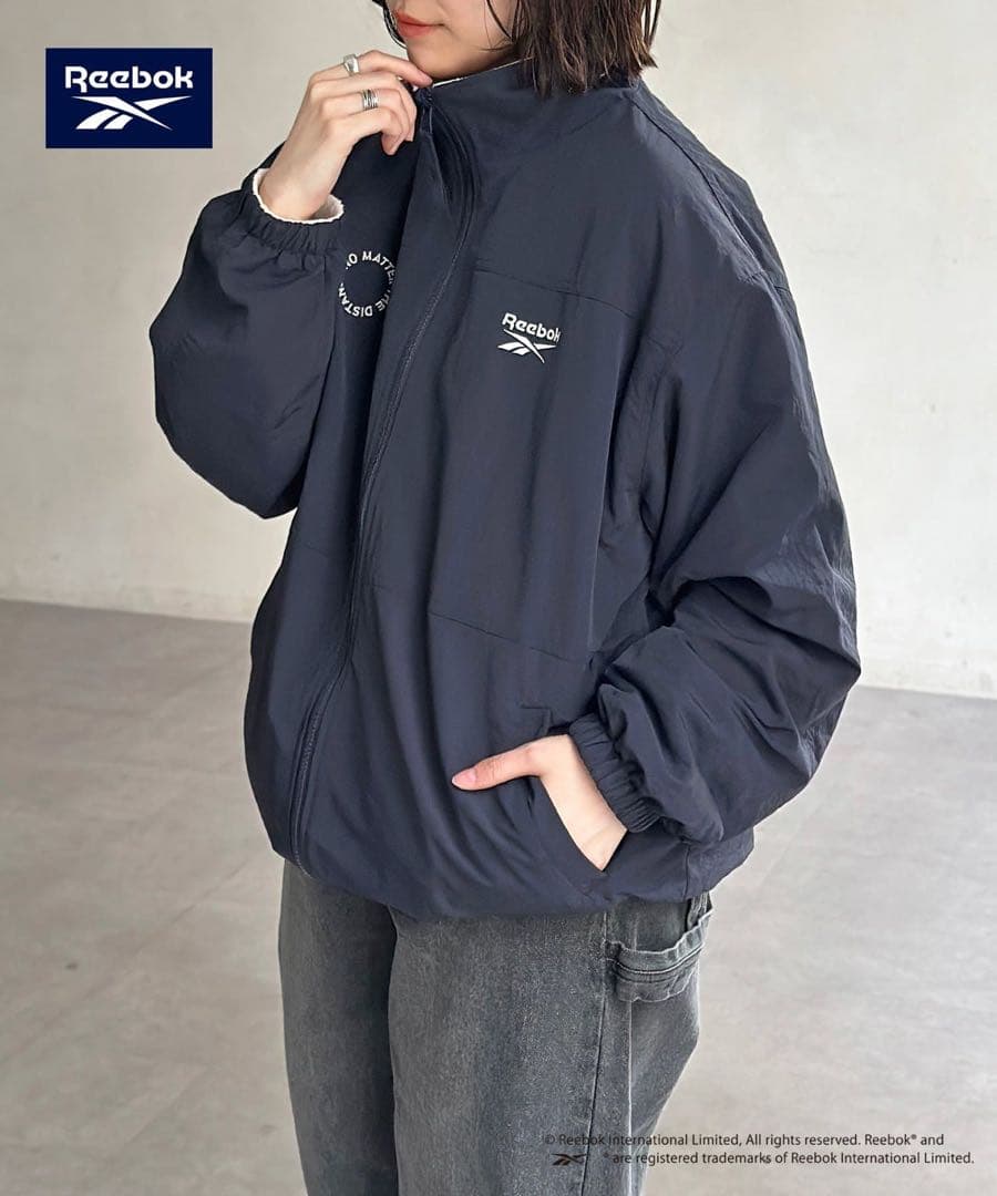 Reebok ネイビー　リバーシブルブルゾン