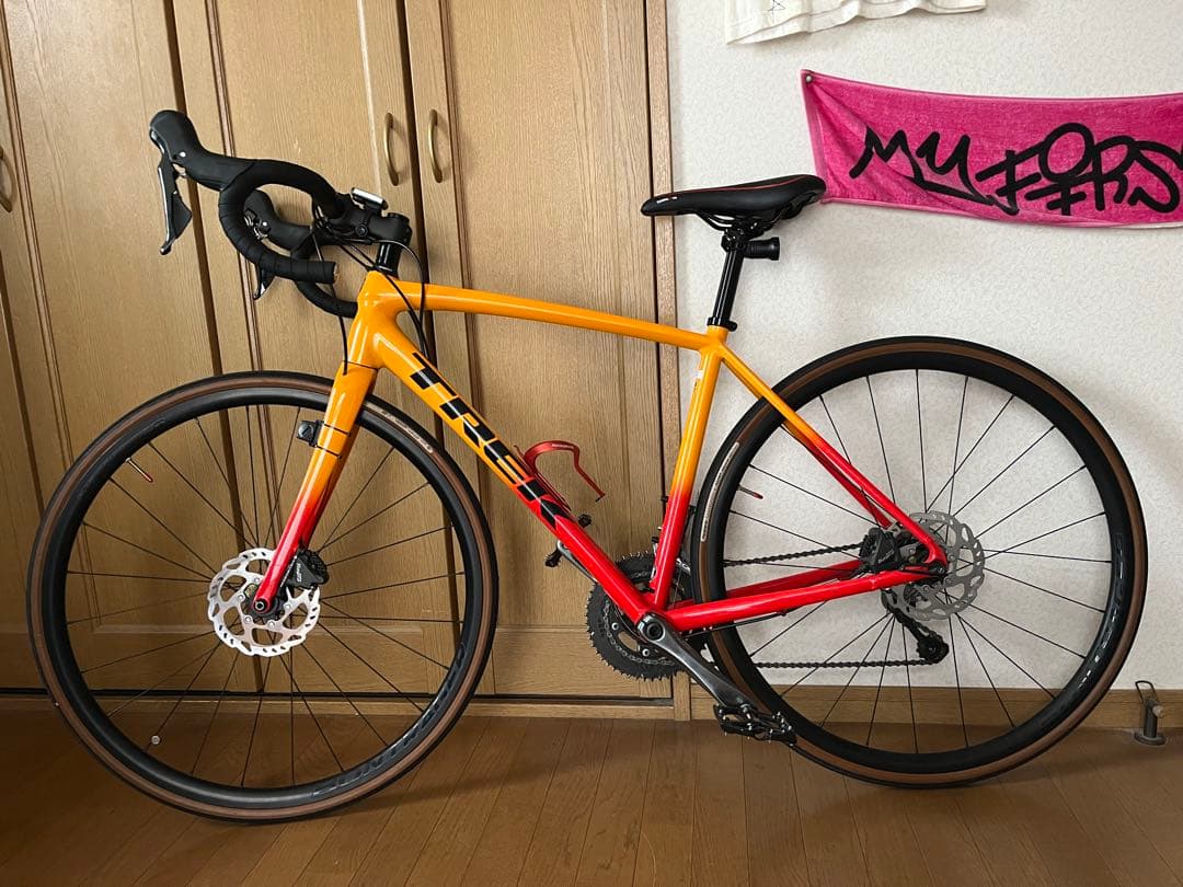 トレックエモンダALR4