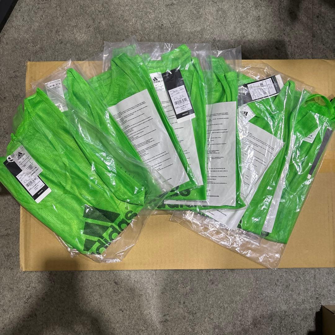 アディダスビブスセット新品グリーン
