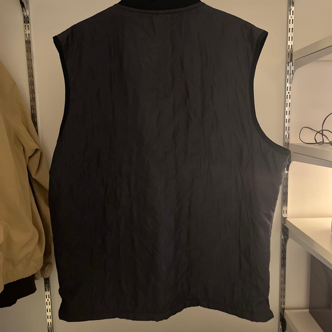 バブアー BARBOUR　ワンポイント 刺繍ロゴ　ベスト ライトダウンベスト