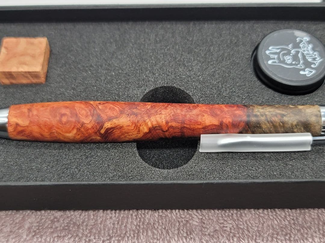 新品　こぶた工房　極上花梨瘤　赤青　シャープペンシル0.5ミリ