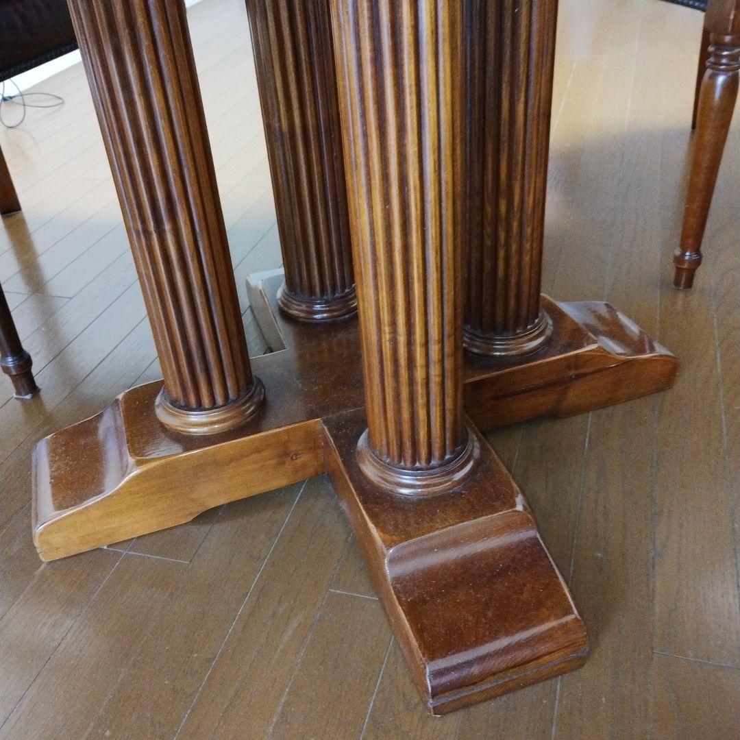 円形木製テーブルとアーム付き椅子4脚セット