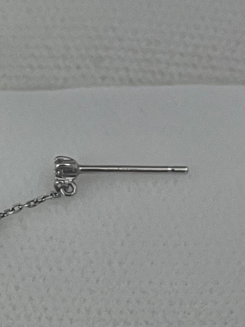 【ヒロさん専用】プラチナ×ダイヤモンド　ドロップ型ピアス(片耳用)