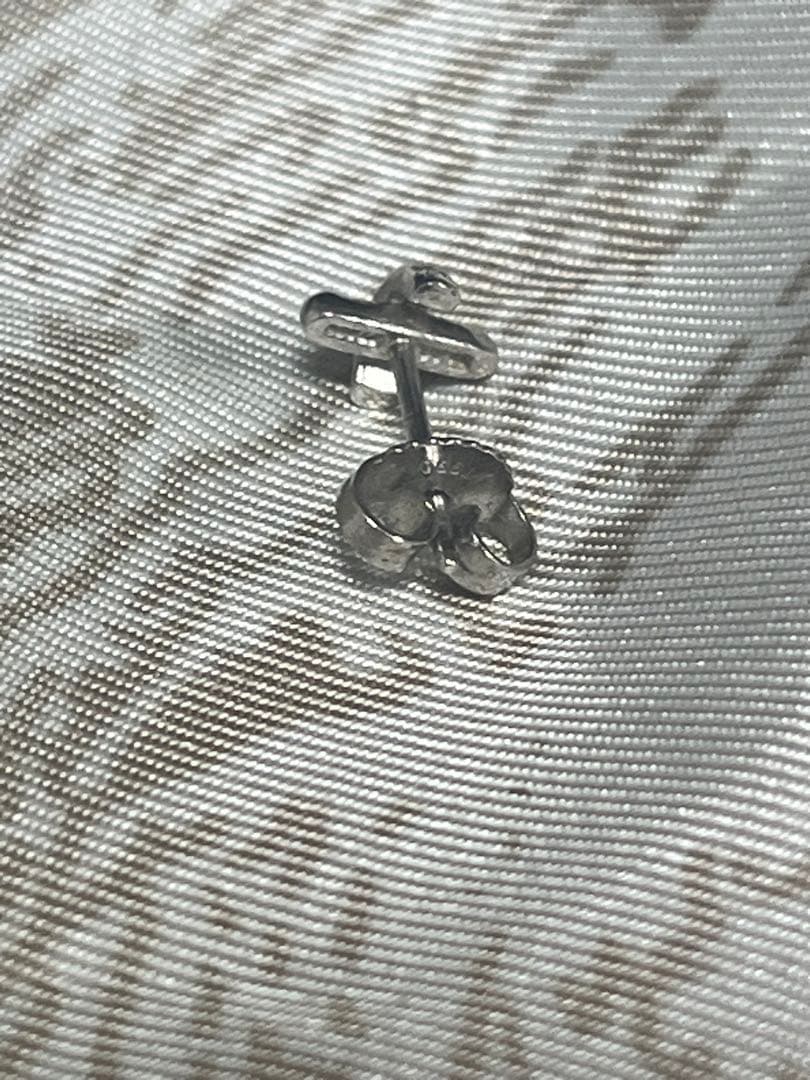 TIFFANYティファニー クロスステッチ ダイヤ ピアス Pt950片耳用