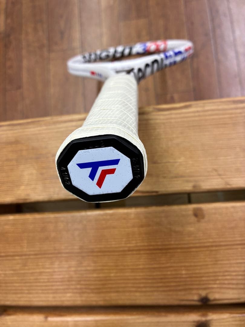 Tecnifibre T−FIGHT 300 テニスラケットG2