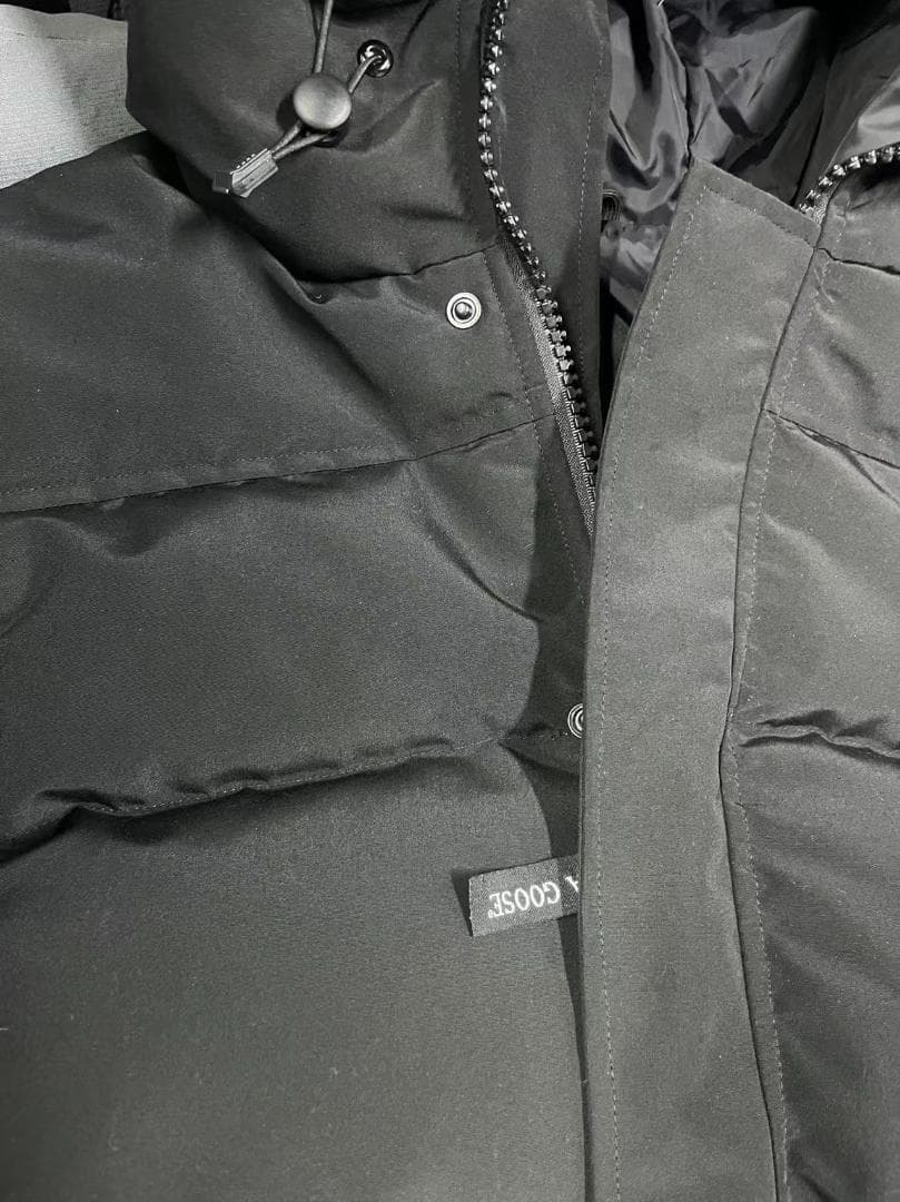  ブラック フード付きダウンジャケット