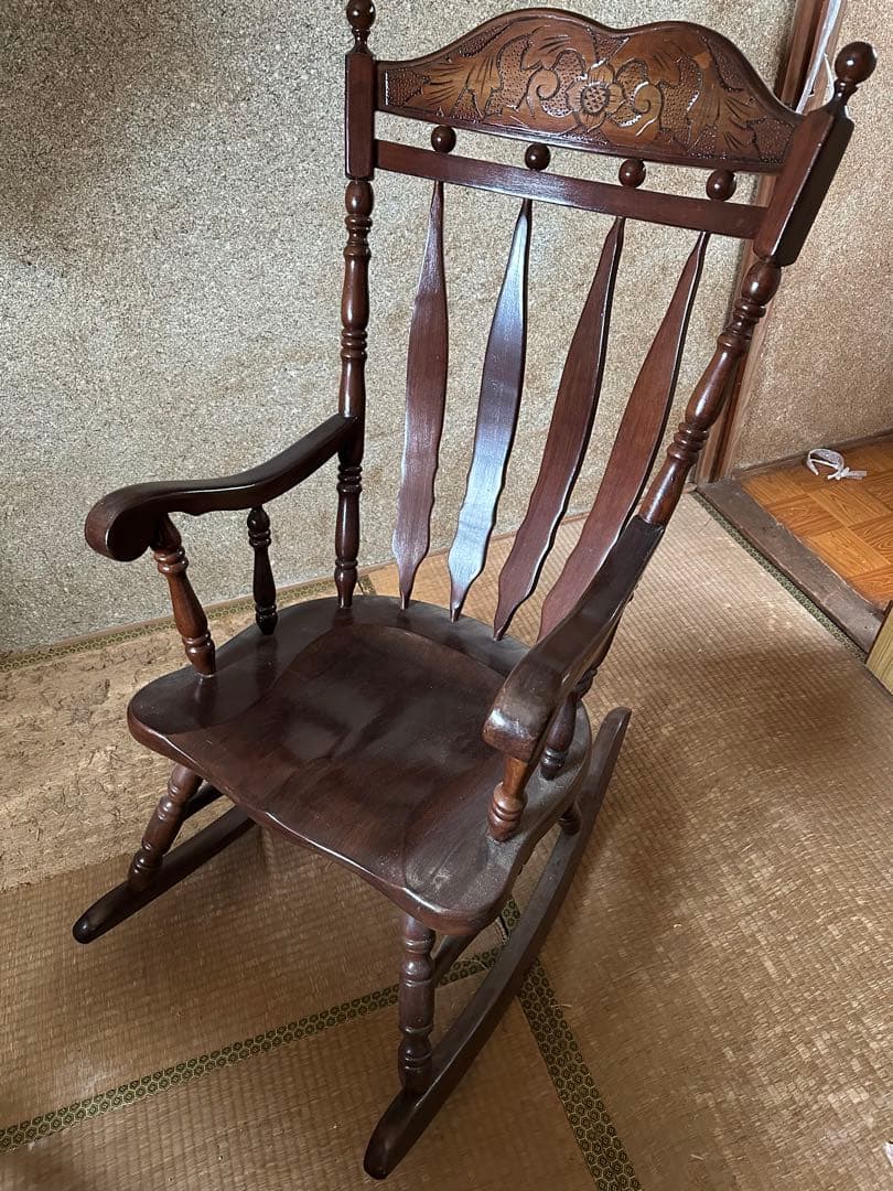 彫刻入り 木製 ロッキングチェア 揺り椅子 アンティーク調 昭和レトロ