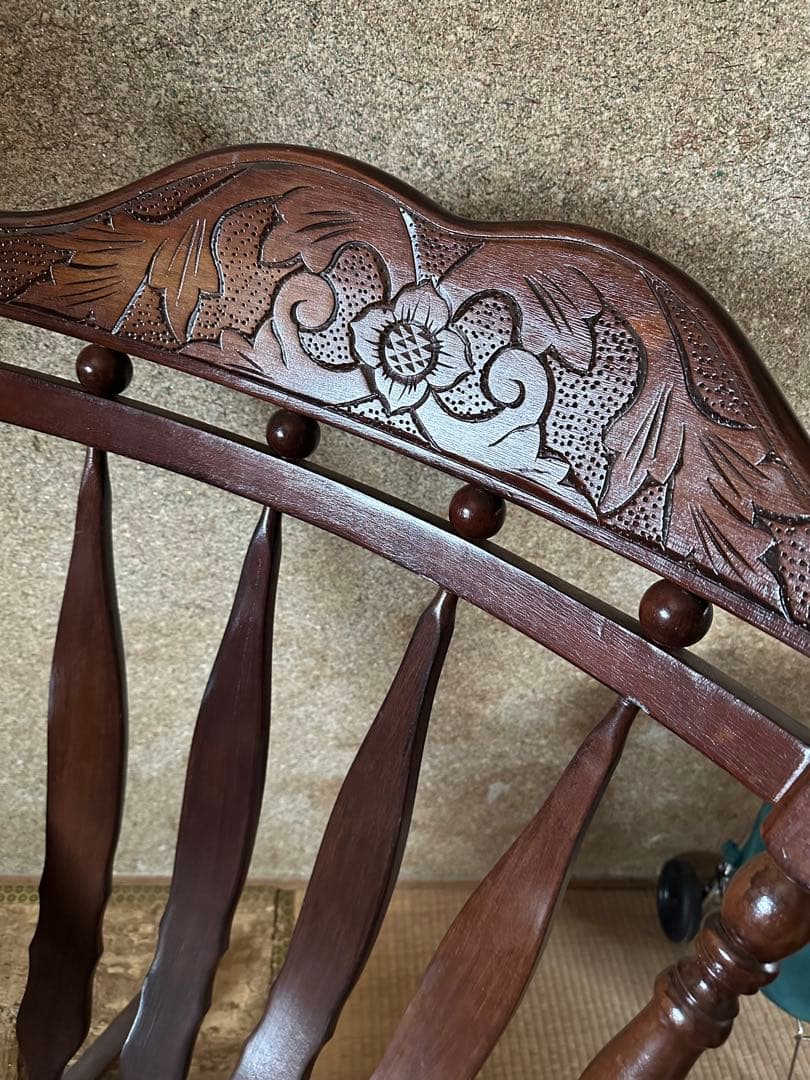 彫刻入り 木製 ロッキングチェア 揺り椅子 アンティーク調 昭和レトロ