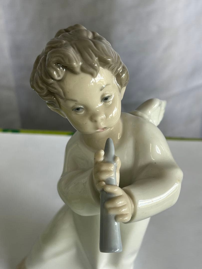 角笛を吹く天使