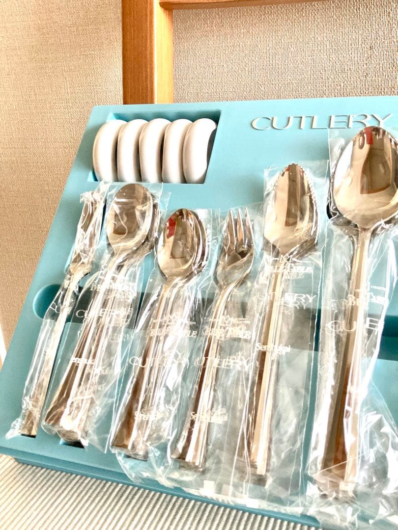 【匿名配送】高品質カトラリーセット　ステンレス18-12 ４２ピース