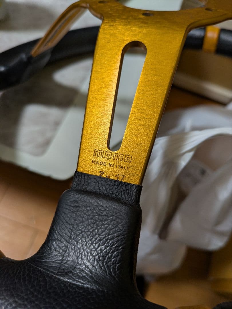 momo DRIFTING ステアリング 350mm