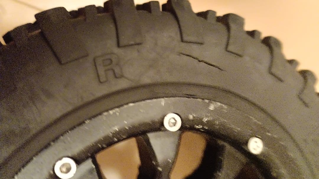 1/5スケールBAJA系 アルミホイール付きタイヤ4セットと未使用タイヤ4本