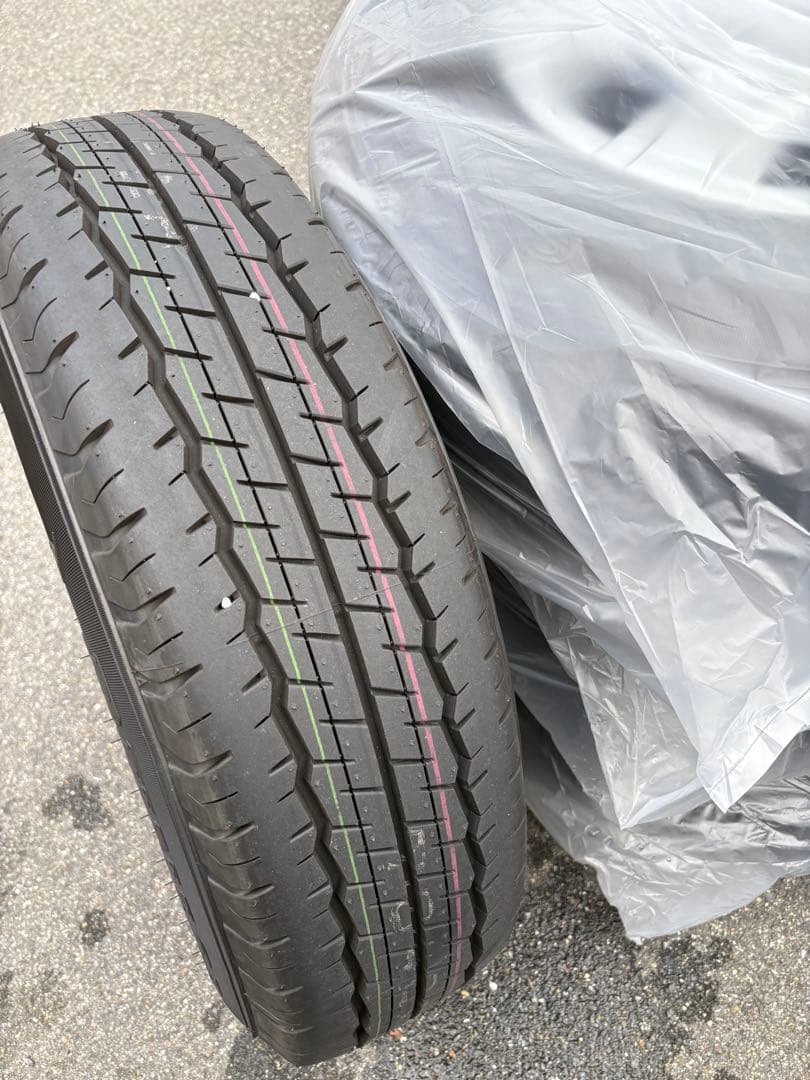 【新車外し】ハイエース　ダークプライムＳ　純正タイヤ＆ホイール４本セット