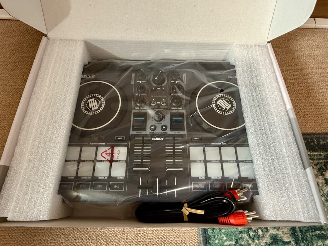 Reloop Buddy DJコントローラー + ケース