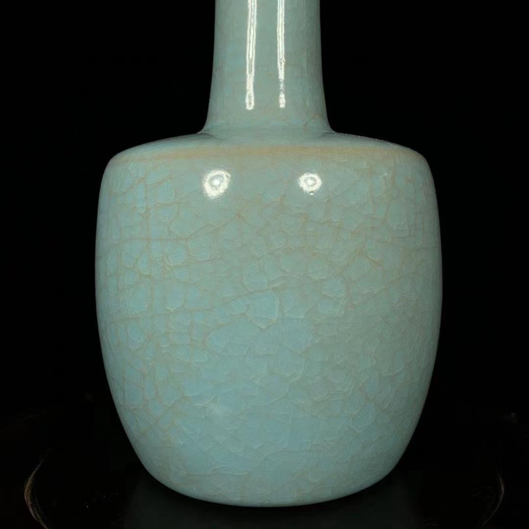 中国古美術・旧蔵の磁器・氷割れ模様の紙槌瓶・9.5x17cm・置物・書道・文房具