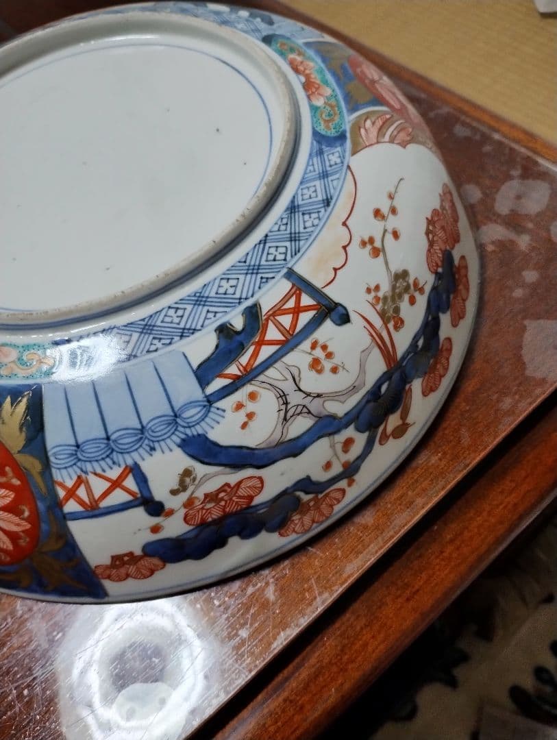 花鳥風月模様の陶磁器大皿