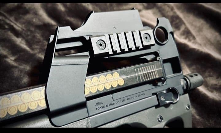東京マルイ P90 ドットサイト搭載型 スタンダード電動ガン