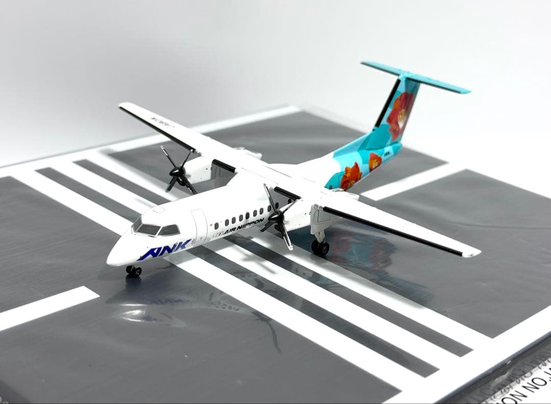 全日空商事 1/200 DHC-8-300 ANK TSUBAKI LIVERY