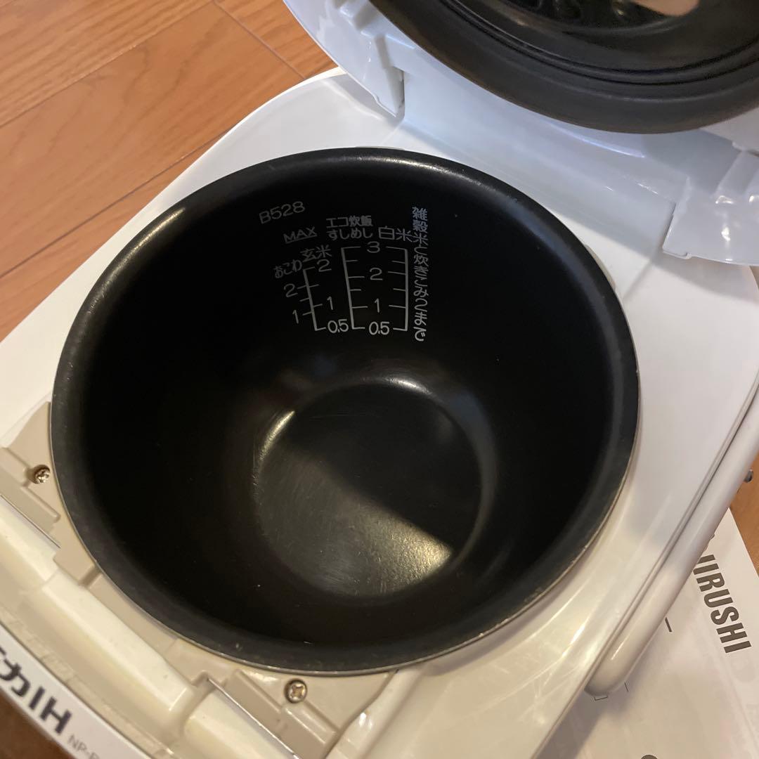 炊飯器 象印　NP-RM05型 ホワイト