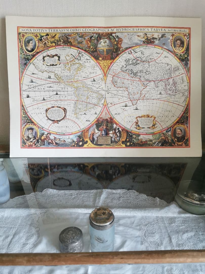 アンティークドイツ ローゼル 世界航海地図手刺繍キルト タペストリ 印刷地図絵付