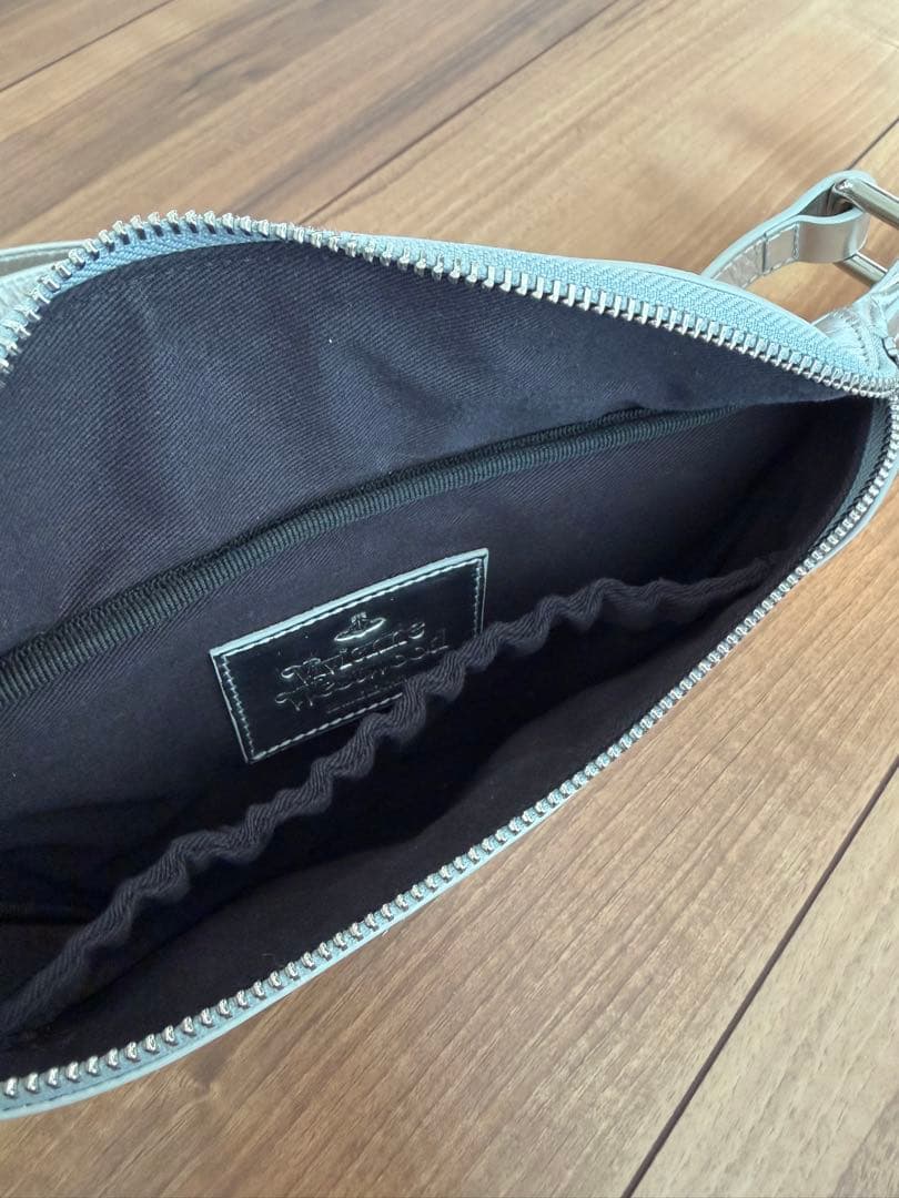 Vivienne Westwoon　バッグ· ボディバッグ　シルバー