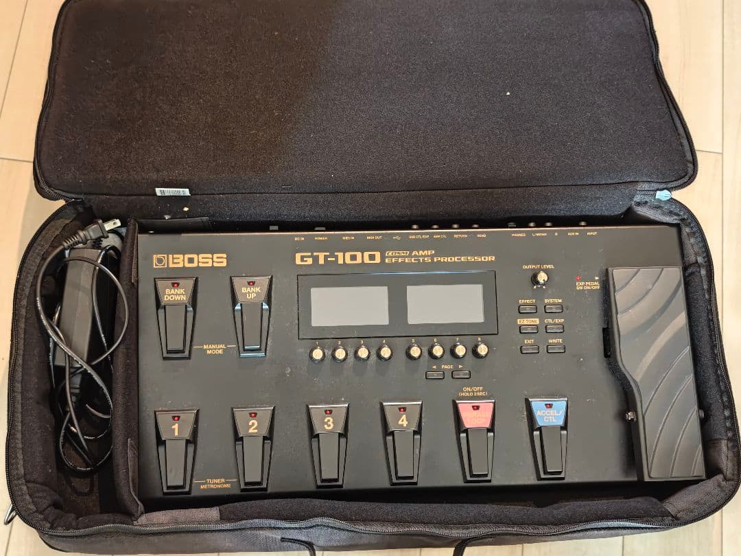 BOSS GT-100 エフェクター 本体とケース付き