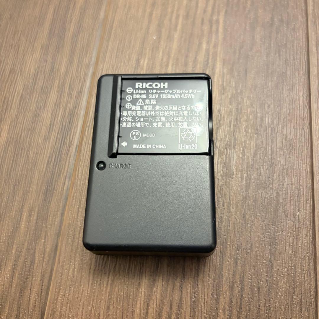 美品　コンパクトデジタルカメラ RICOH リコー GX200