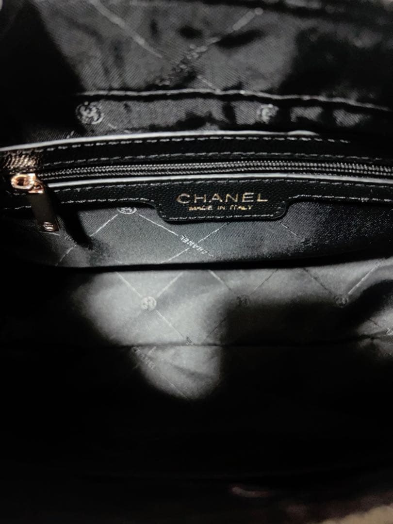 CHANEL ブラック キルティングバッグ