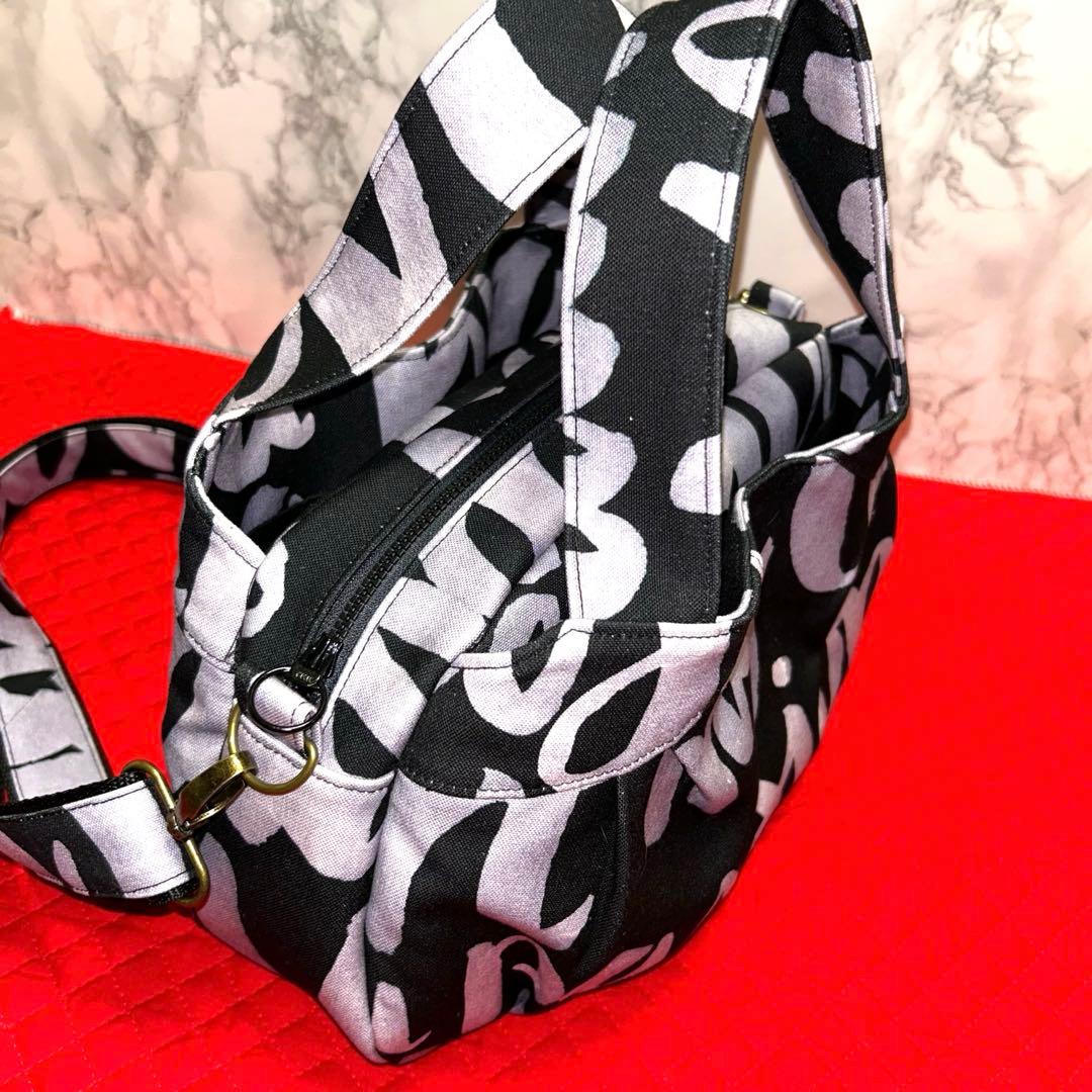 とんみ様ᥫᩣ ̖́リバティ帆布生地使用3roomコロンコロンbag