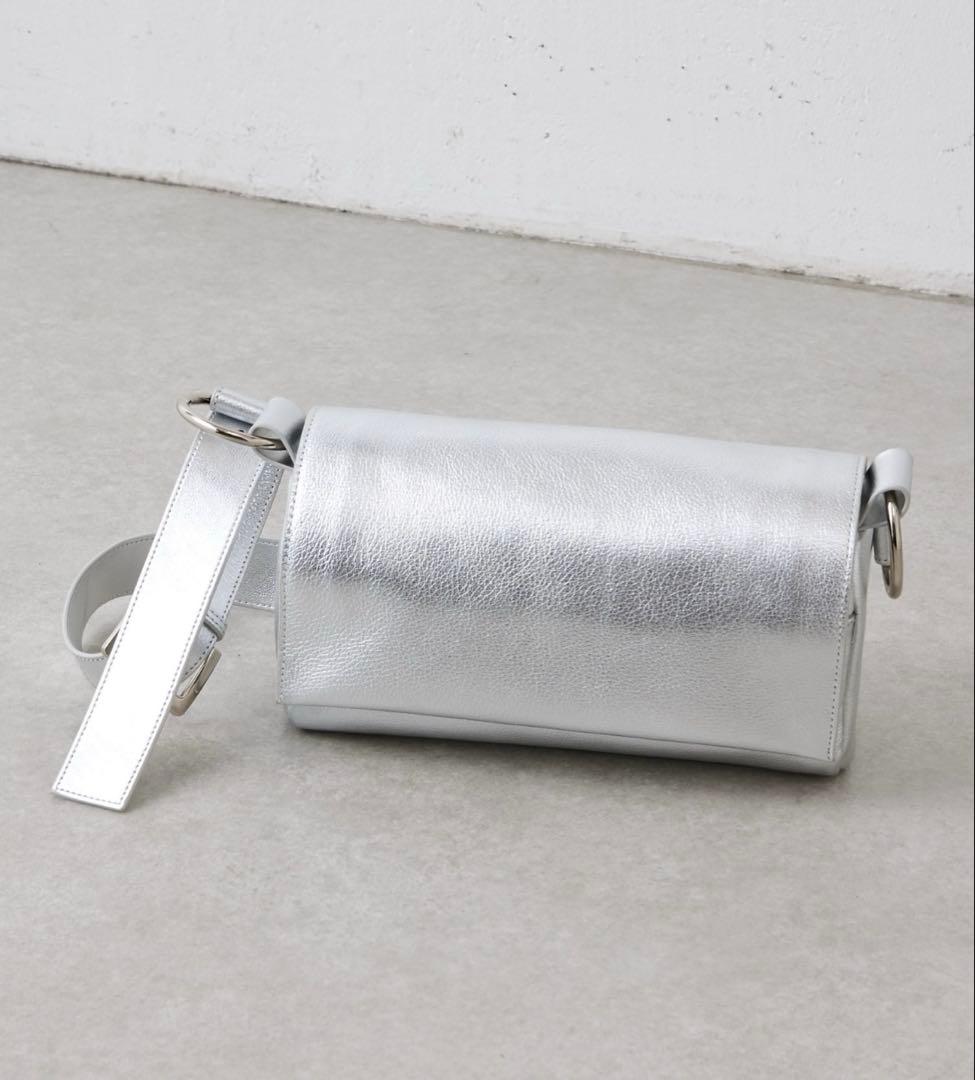 新品　BEARDSLEY ショルダーバッグ レザーボディバッグ 現行　シルバー