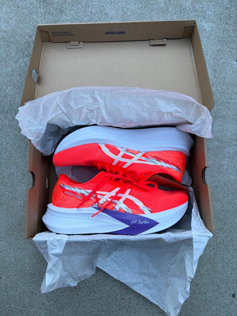 『24時間限定値下げ』アシックス　MAGIC SPEED 4