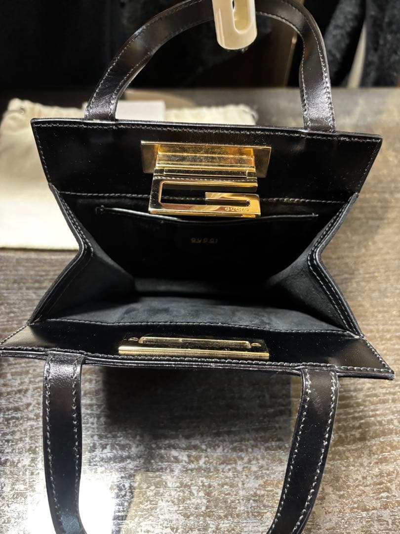 GUCCI ブラックスエードバッグ