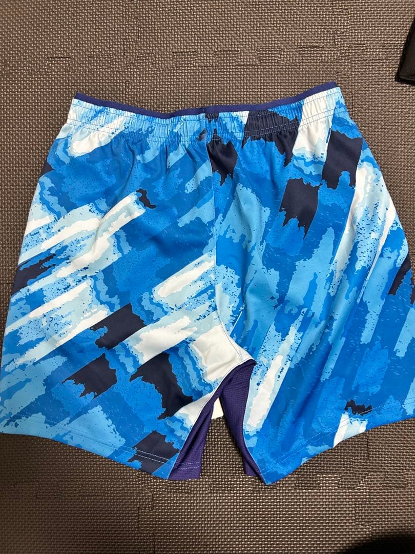 YONEX ハーフパンツ 中国代表モデル　L 新品未使用　バドミントン