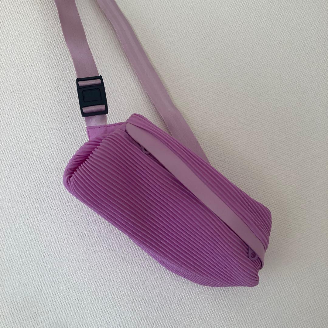 イッセイミヤケ　プリーツプリーズ　ボディバッグ