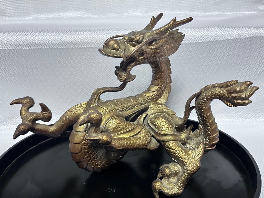 模造刀 短刀 糸巻き柄 と龍の置物セット