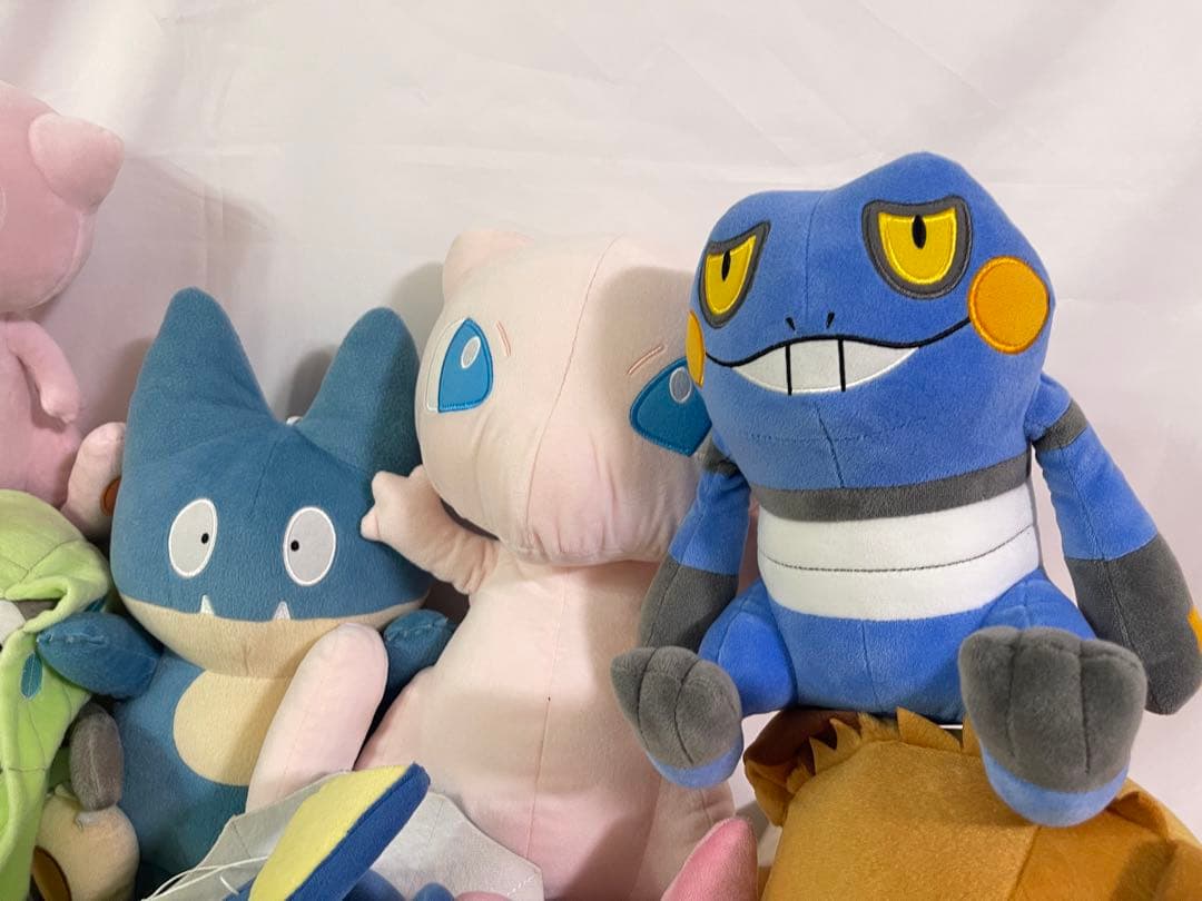 ポケットモンスター　ぬいぐるみ（中〜大）