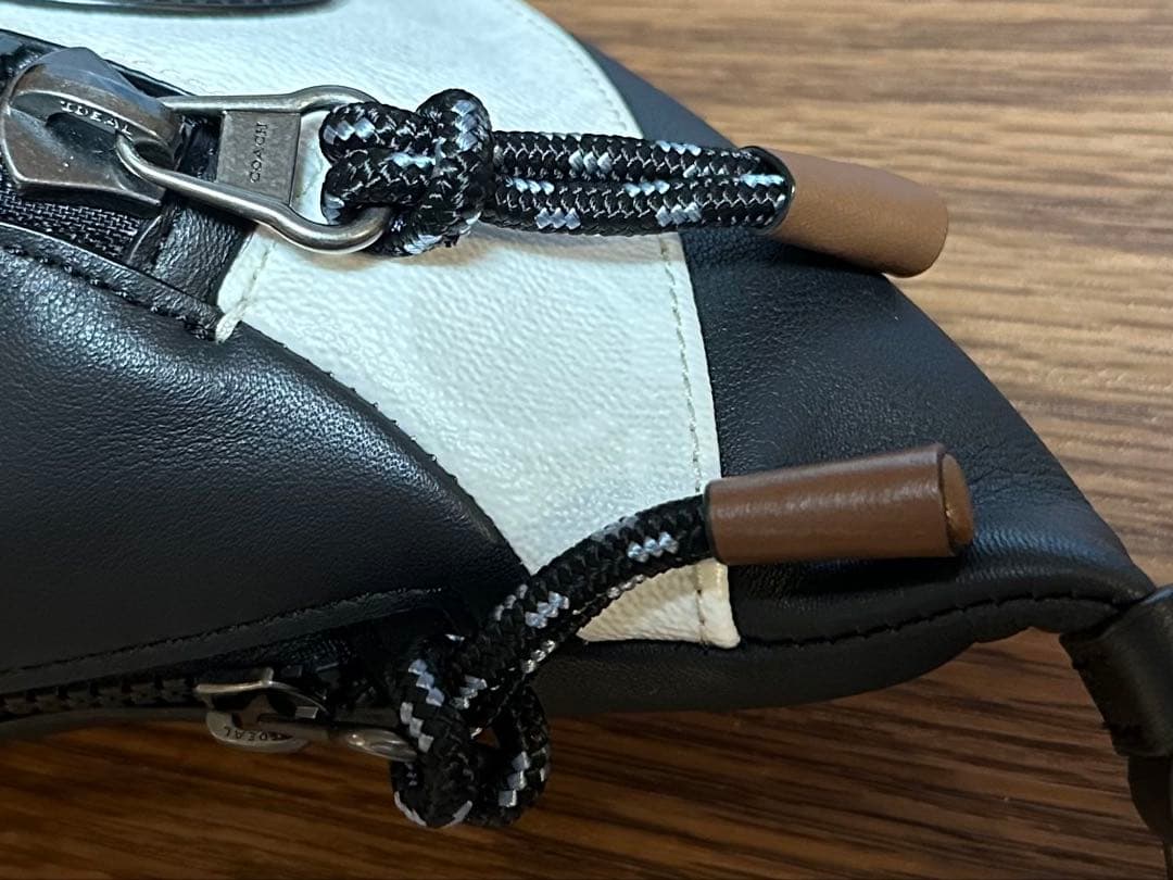 ミッキーマウス ボディバッグ