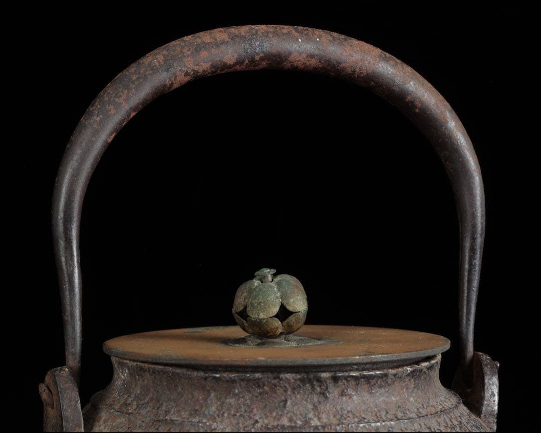 【時代鉄瓶】 龍文堂造摘蓋 渦巻紋鉄瓶 茶道具 煎茶道具 在銘 古美術 骨董品