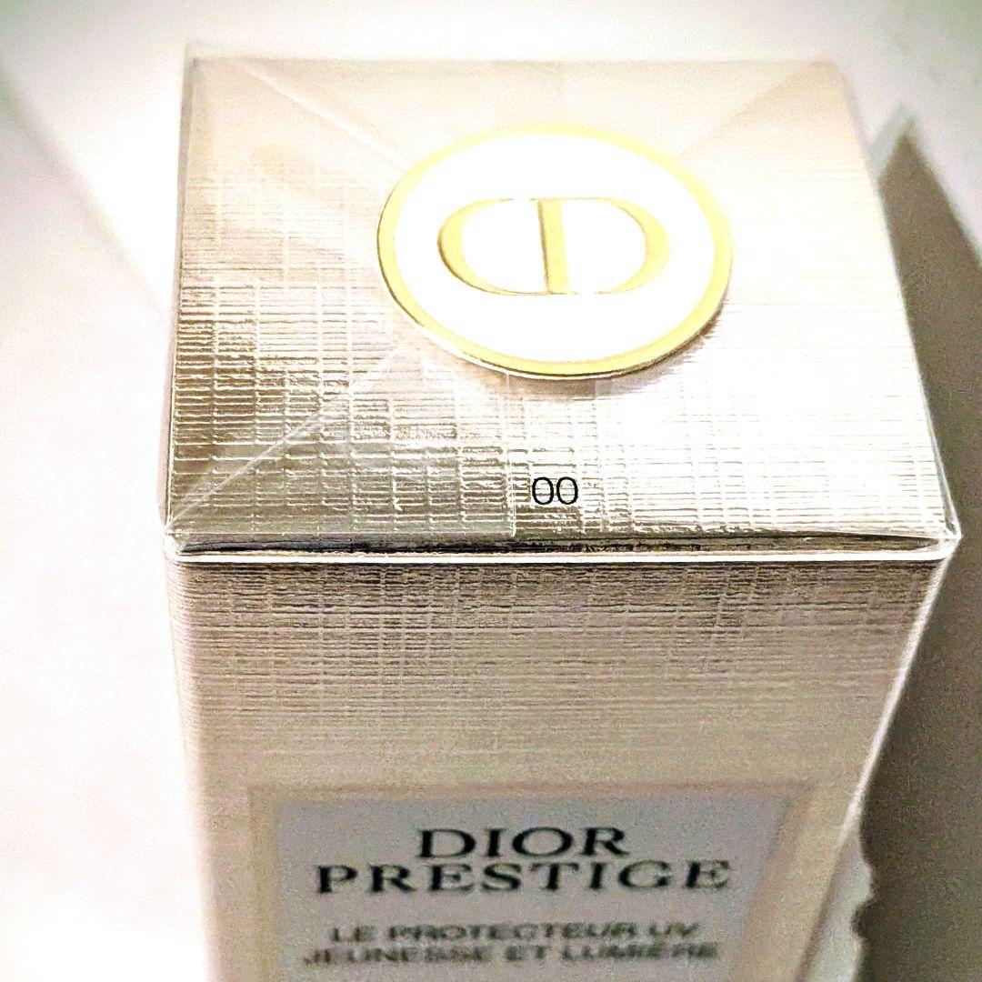 ディオール　プレステージ 　ホワイト ルプロテクターUVルミエールBB 00
