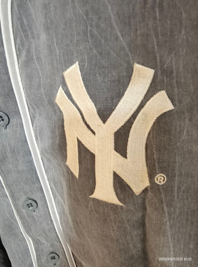 ニューヨーク・ヤンキース ボタン式ユニホームシャツ