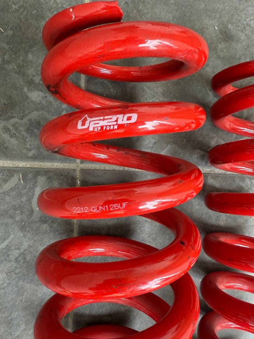 ハイラックスGUN125 GRS用タナベリフトアップスプリング