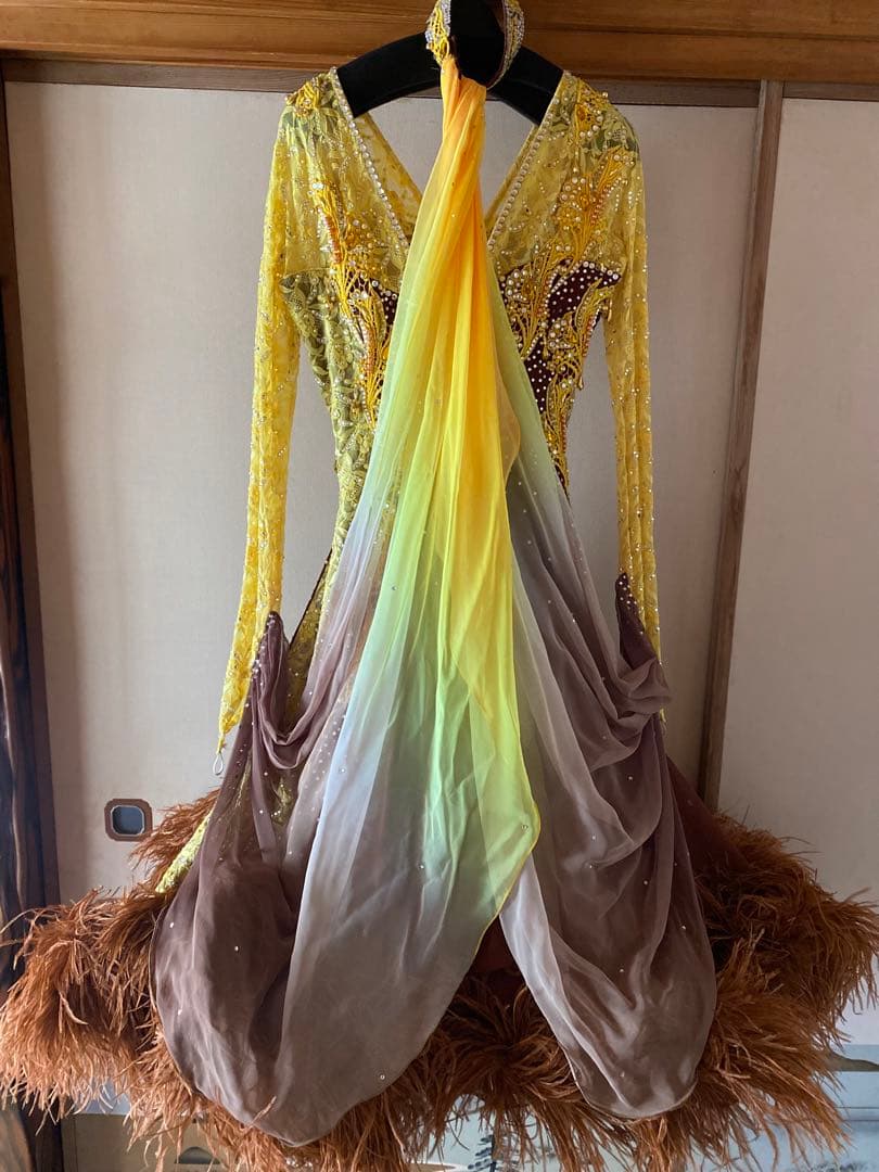 社交ダンス　デモンストレーション衣装（黄色と茶色）