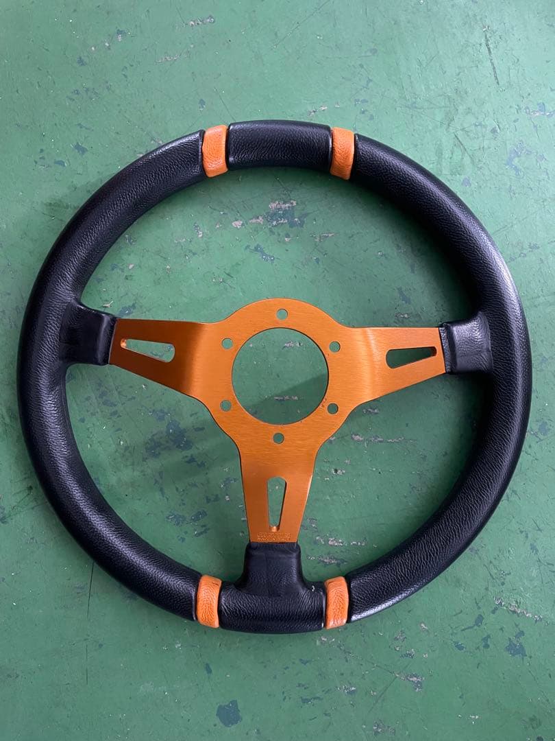 momo DRIFTING ステアリング 本体