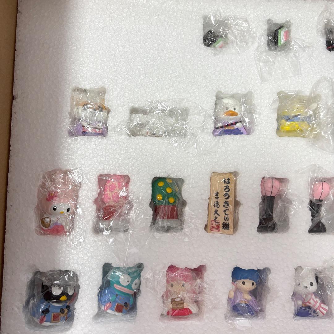 【未使用】吉徳 ハローキティ段飾り（サンリオキャラクターズ）ひな人形セット