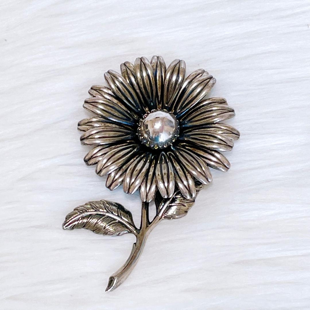 イヴ・サンローラン　フラワーブローチ　Yves Saint Laurent