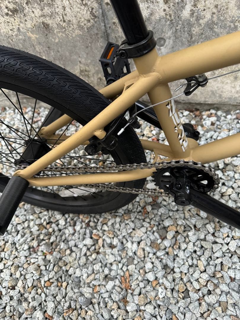 s*n様 BMX MOTEL WORKS AUX-E 美品　20インチ　フラット