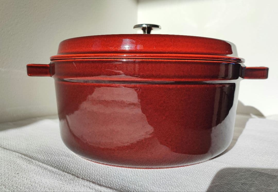 staub　ピコココット ラウンド 24 グレナディンレッド