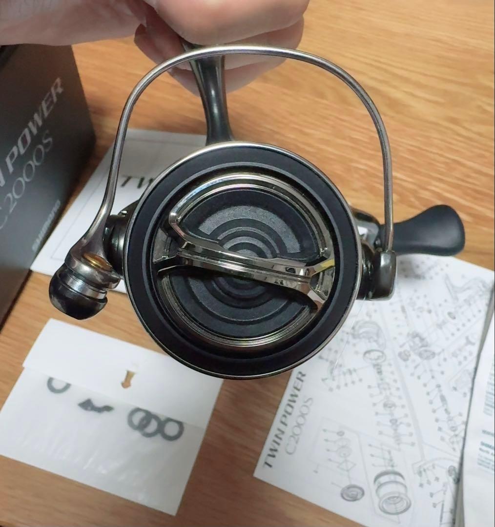 【新品同様・極美品】シマノ 24ツインパワー C2000Sゴリ感なし・即使用OK